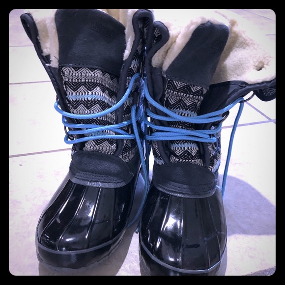 Snow boots - Picture 1 of 3